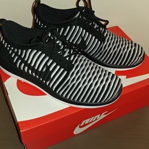 SORRY SOLD **Nike Roshe Two Flyknit